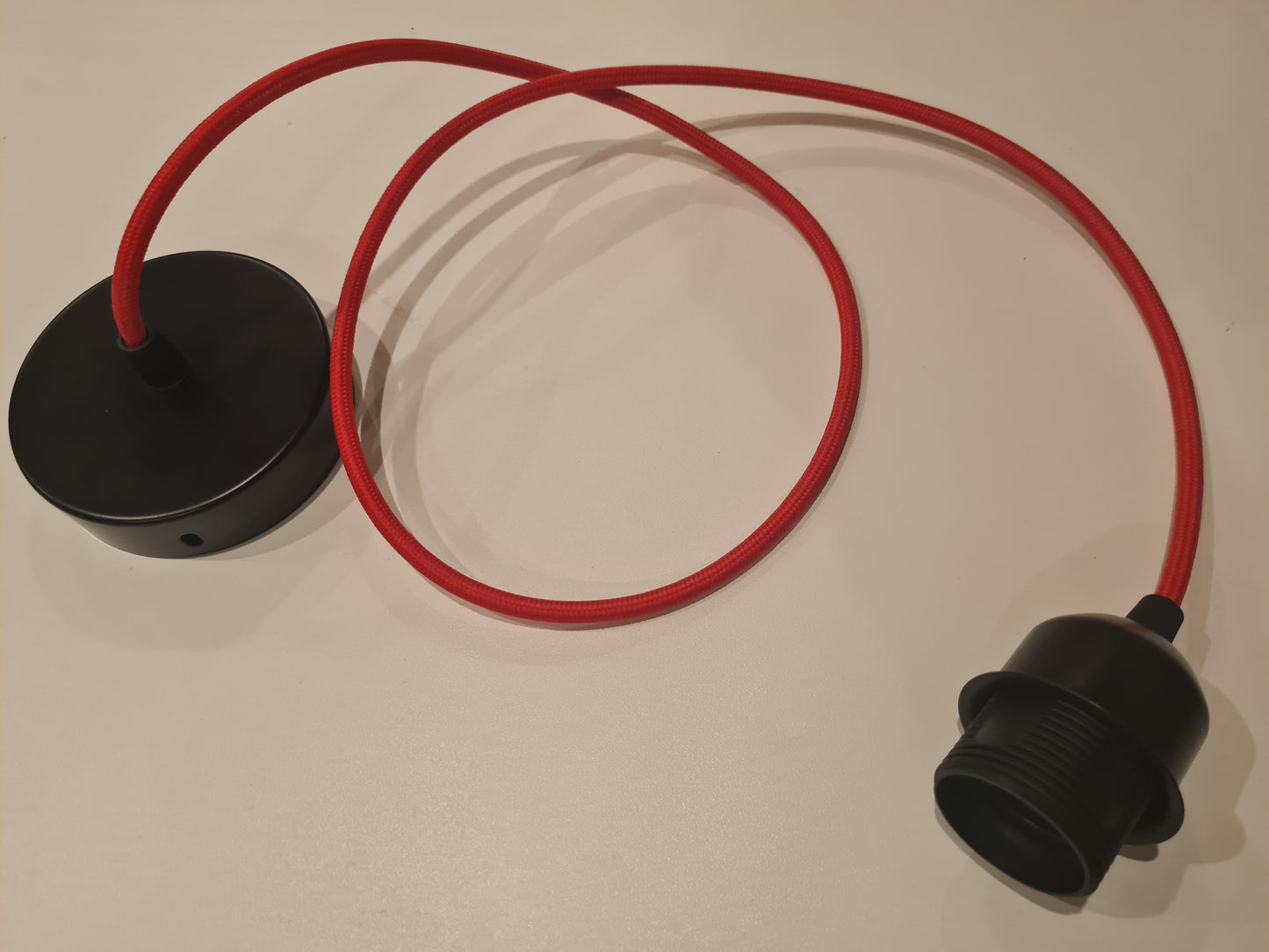 Textile cable lamp suspension