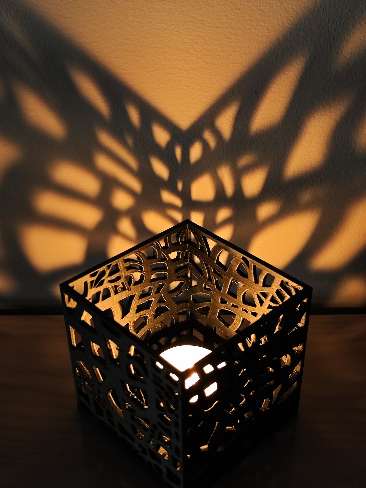 Tealight holder "Runacube"