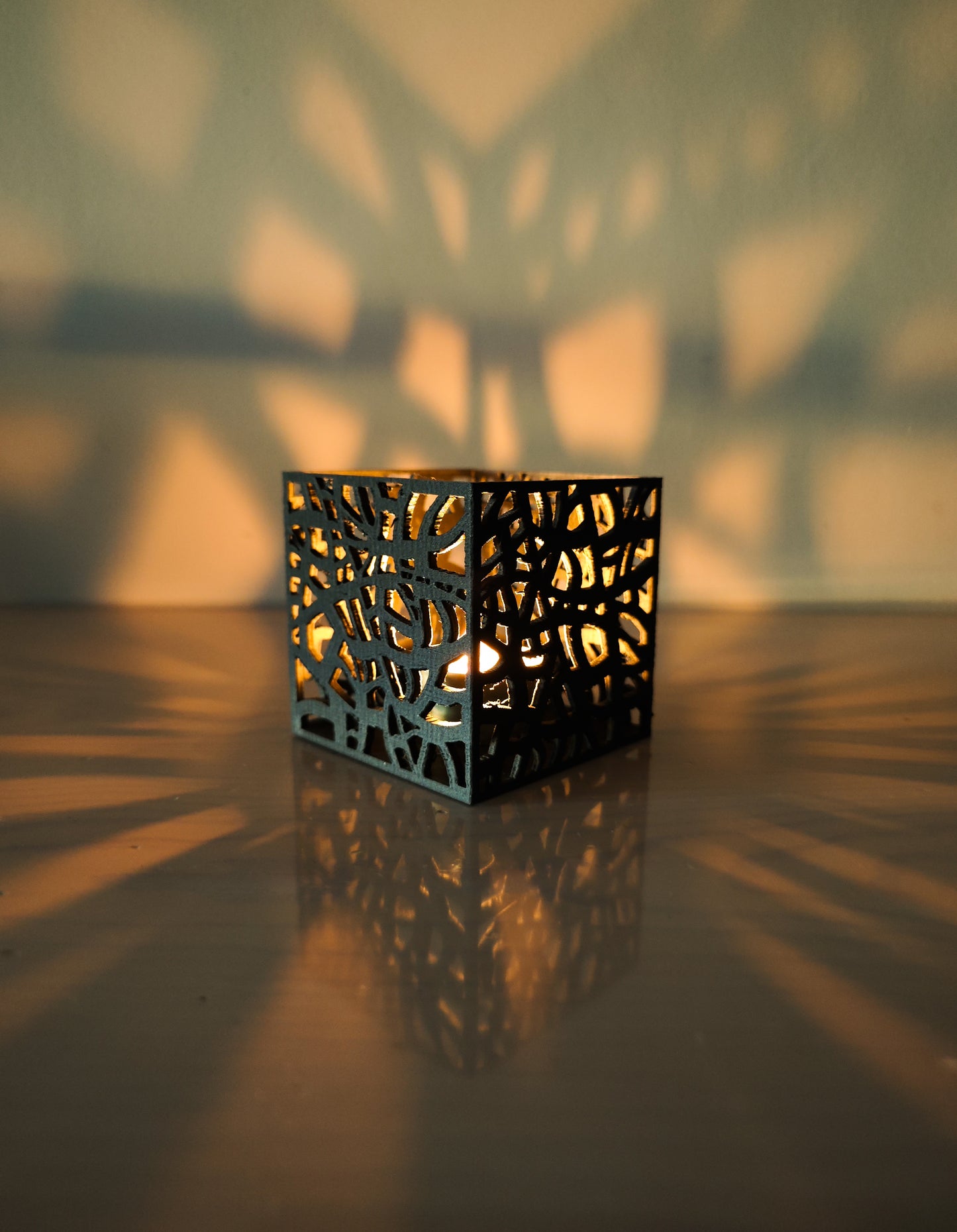 Tealight holder "Runacube"