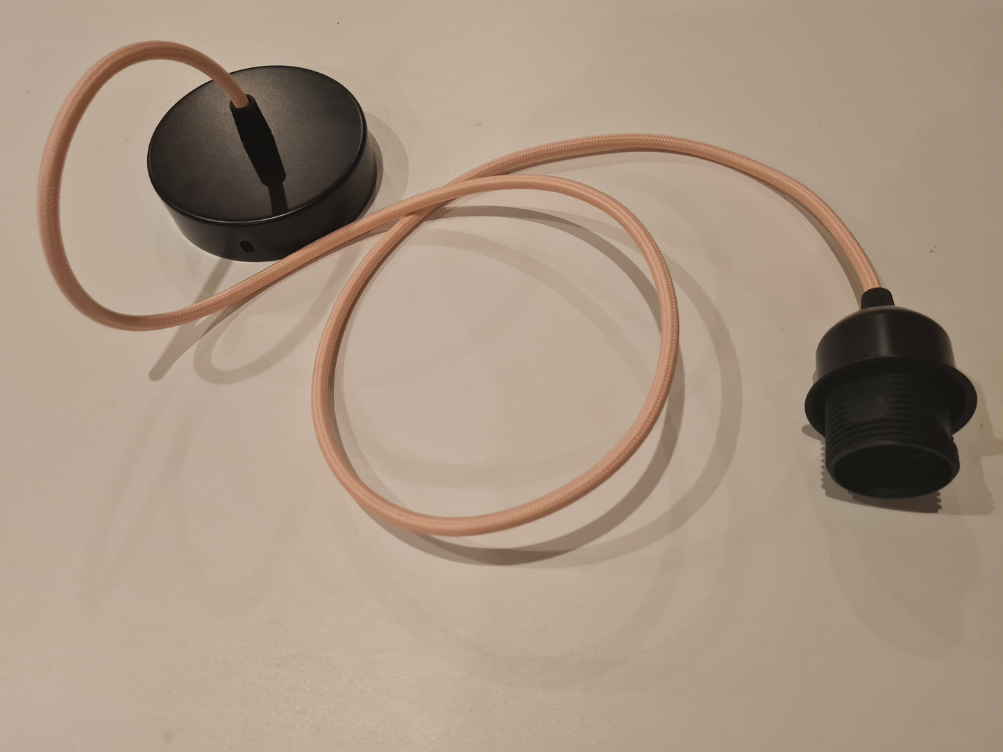 Textile cable lamp suspension
